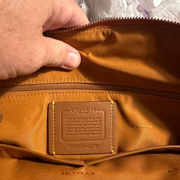 Beautiful Coach bag new condition - Picture 6 of 8